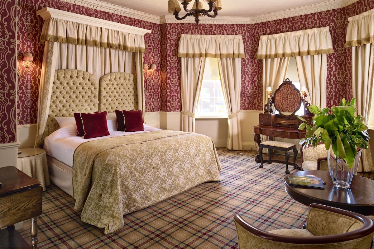 superior room, 1 king bed, non smoking | individually decorated, individually furnished, desk, iron/ironing board