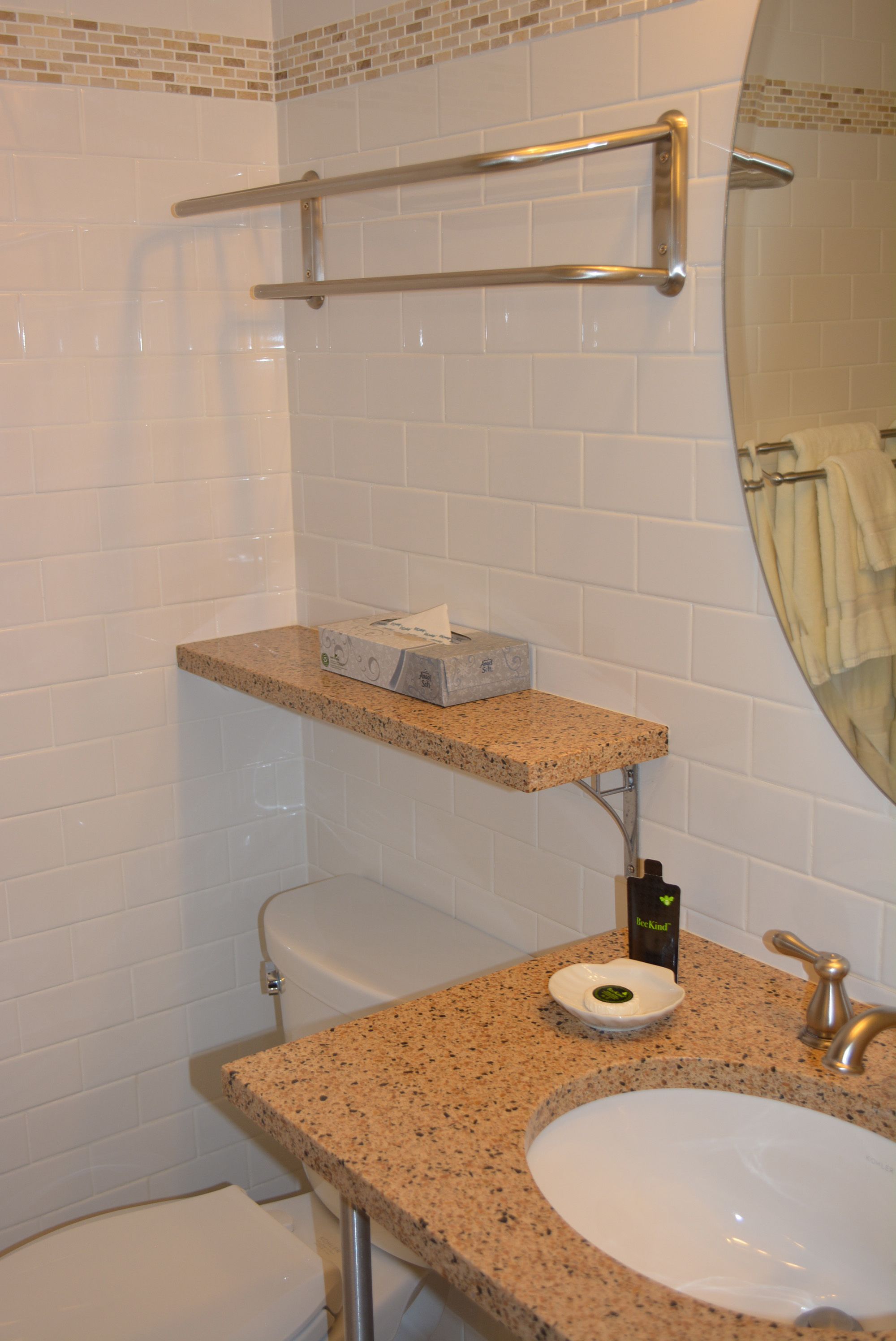 combined shower/bathtub, eco-friendly toiletries, hair dryer