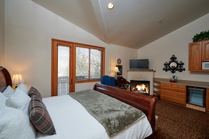 Deluxe Room, 1 King Bed