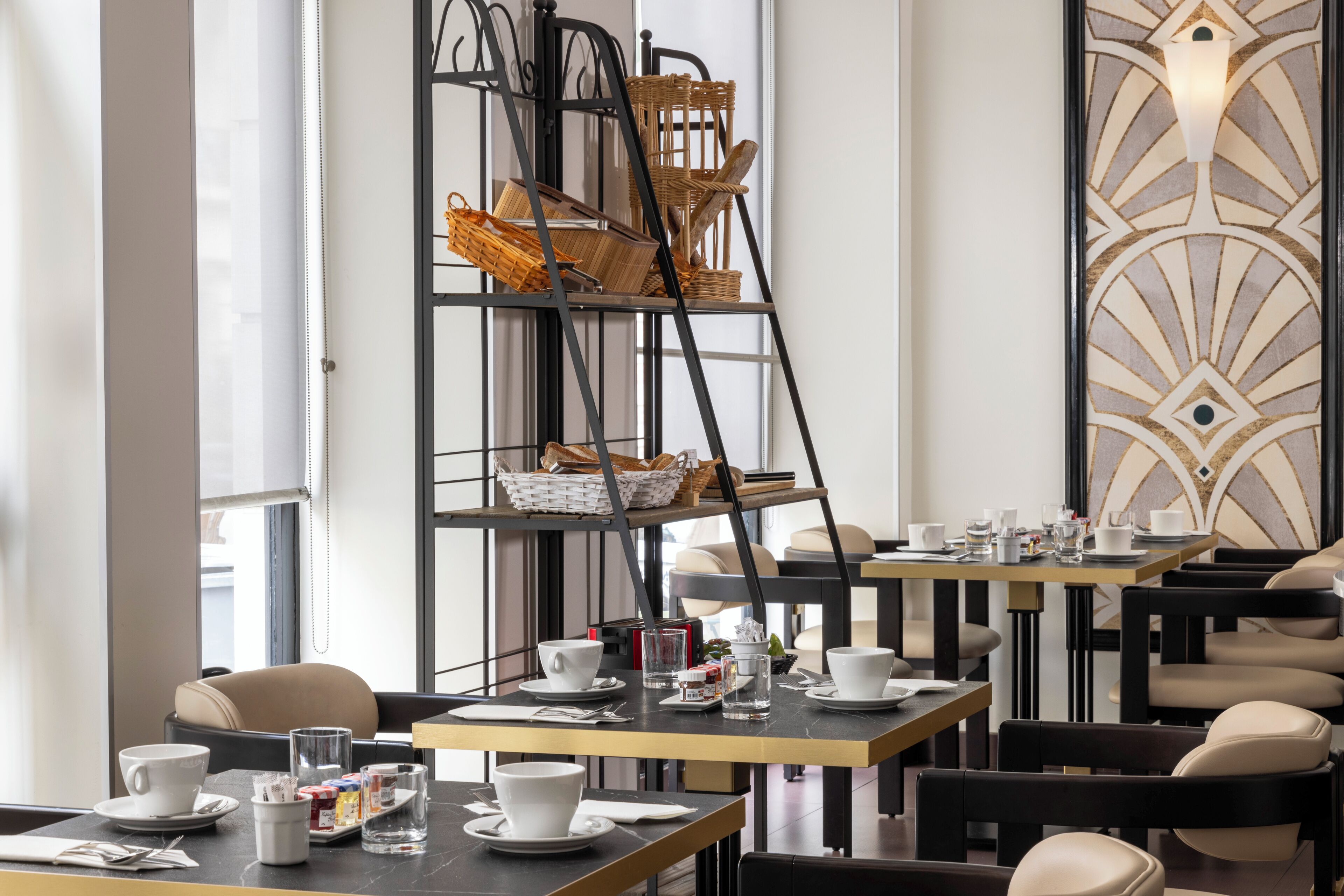 daily buffet breakfast for a fee