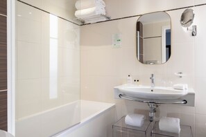 Bañera con ducha, cabezal de ducha tipo lluvia