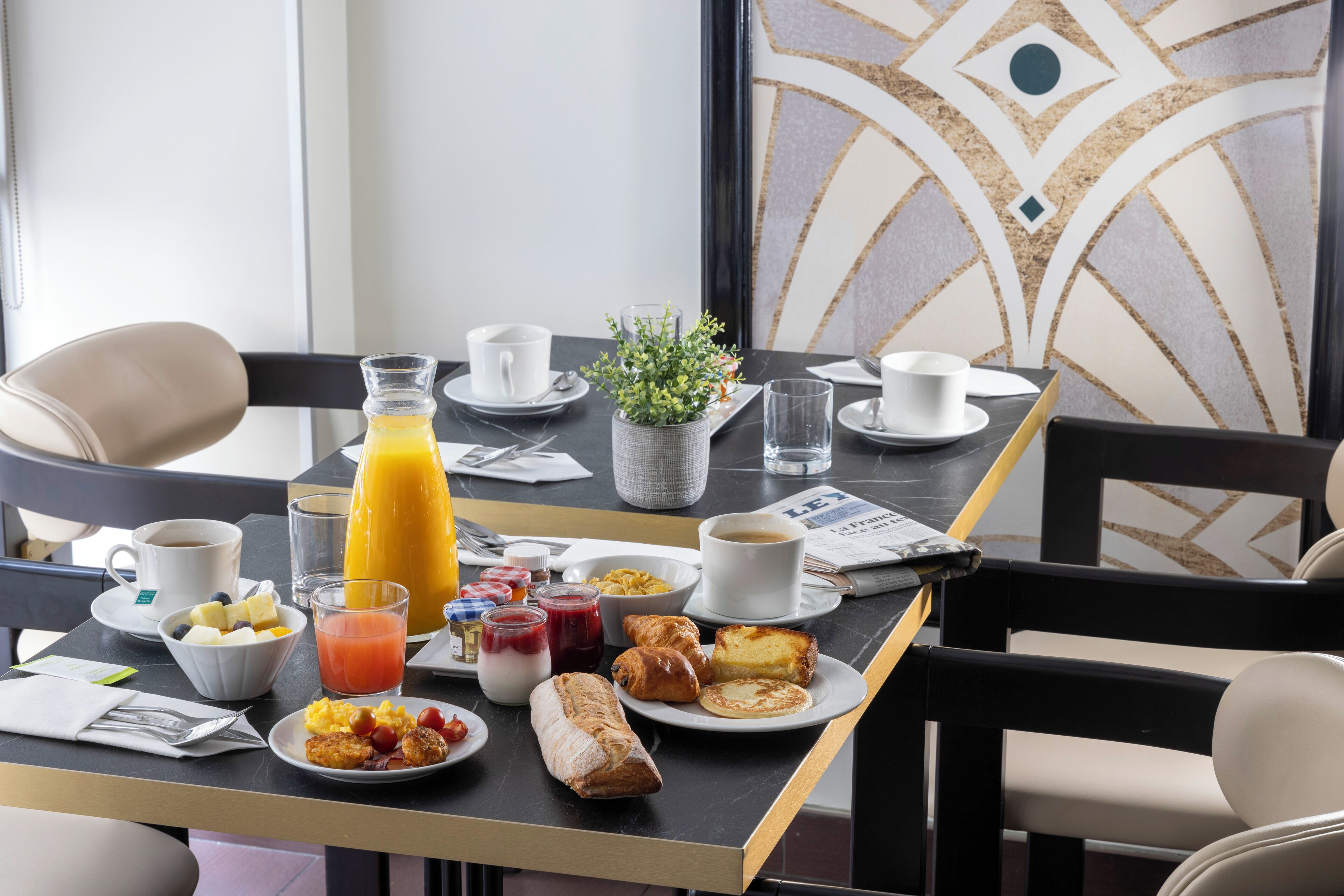 daily buffet breakfast for a fee