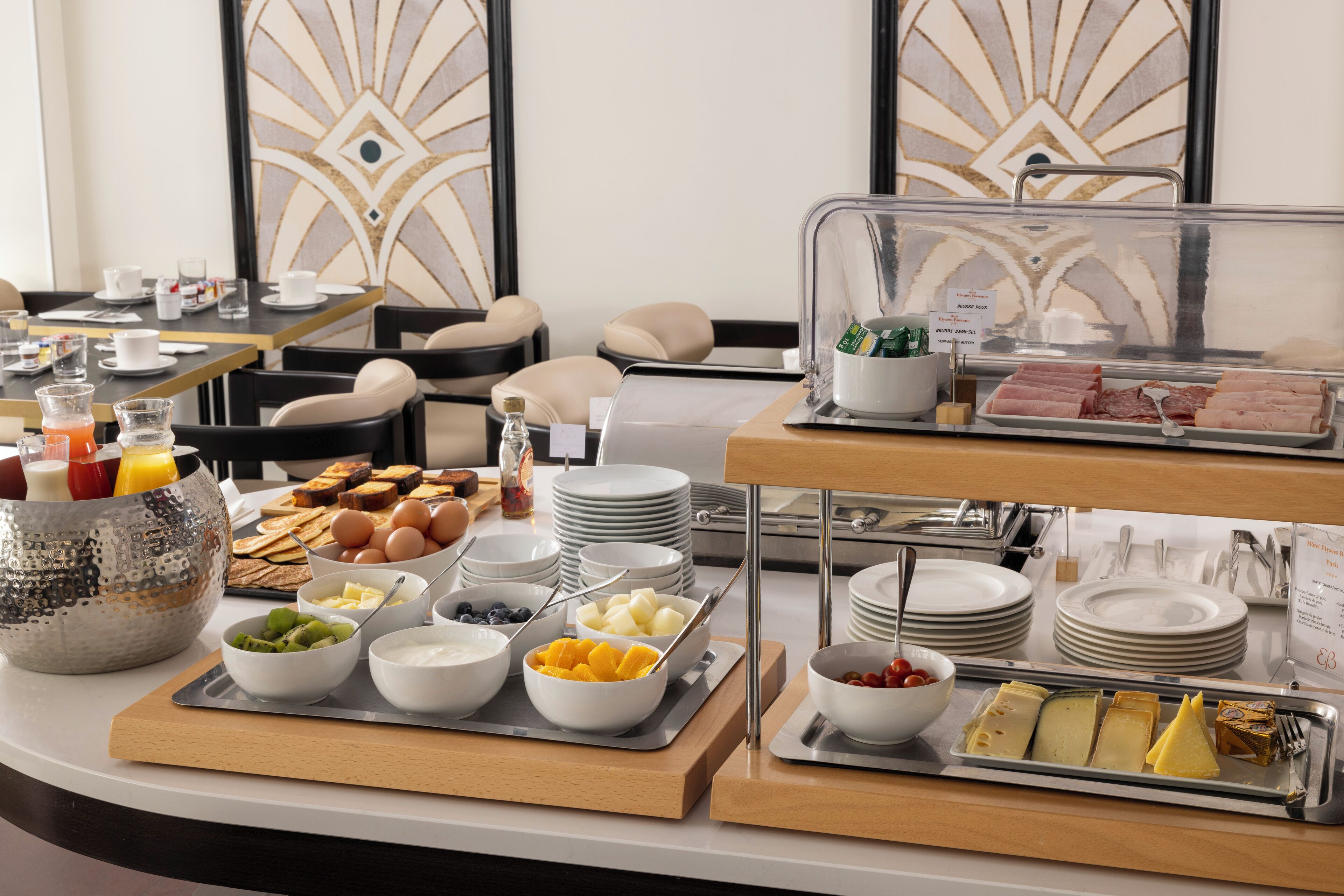 daily buffet breakfast for a fee