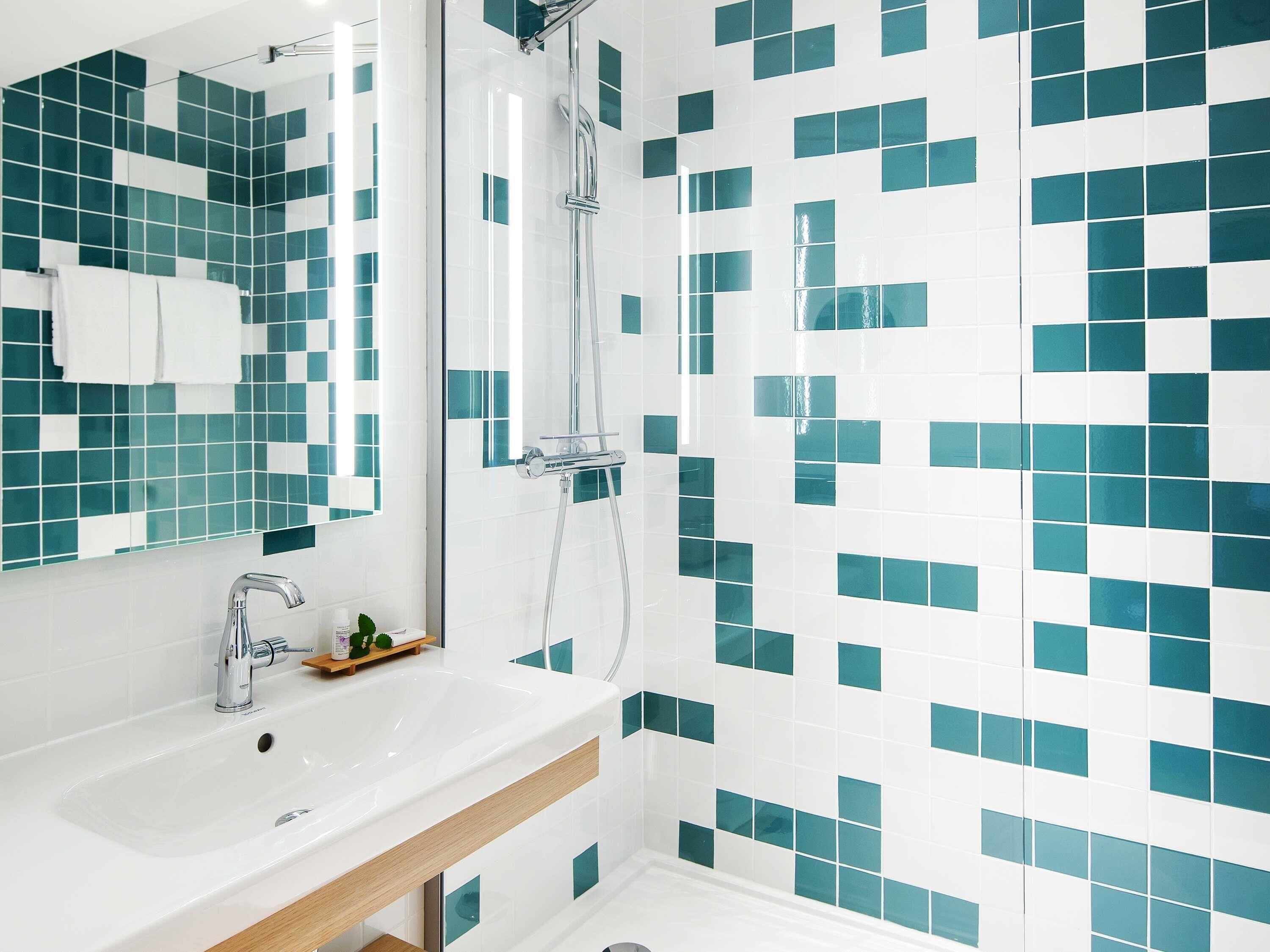 Dobbeltrom – classic, tilgjengelighetstilpasset | Sengetøy av topp kvalitet, minibar, safe på rommet og skrivebord