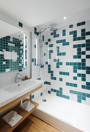 Articles de toilette écologiques, sÚche-cheveux, peignoirs, chaussons