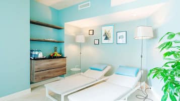 Luxe beddengoed, een minibar, een kluis op de kamer, een bureau