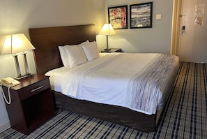 办公桌、熨斗/熨衣板、免费 WiFi、床单