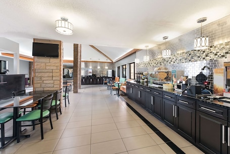 Free daily buffet breakfast . Quality Inn Upper Sandusky