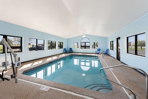 Indoor pool, pool loungers