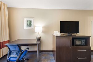 Caja de seguridad en la habitación y escritorio 