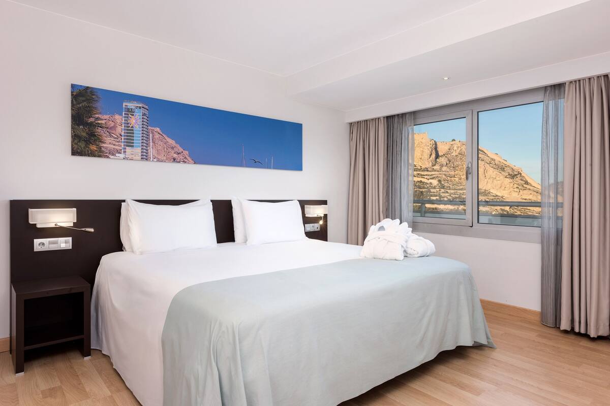 Premium bedding, minibar, in-room safe, desk
