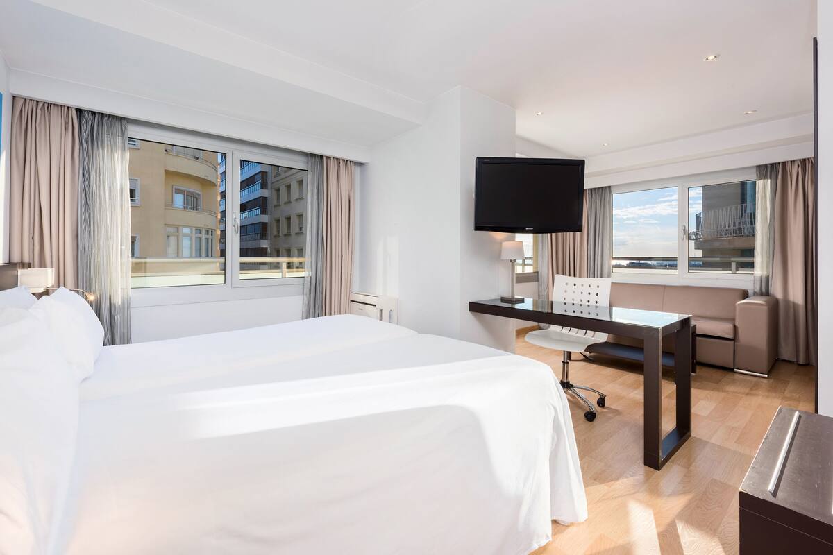 Premium bedding, minibar, in-room safe, desk