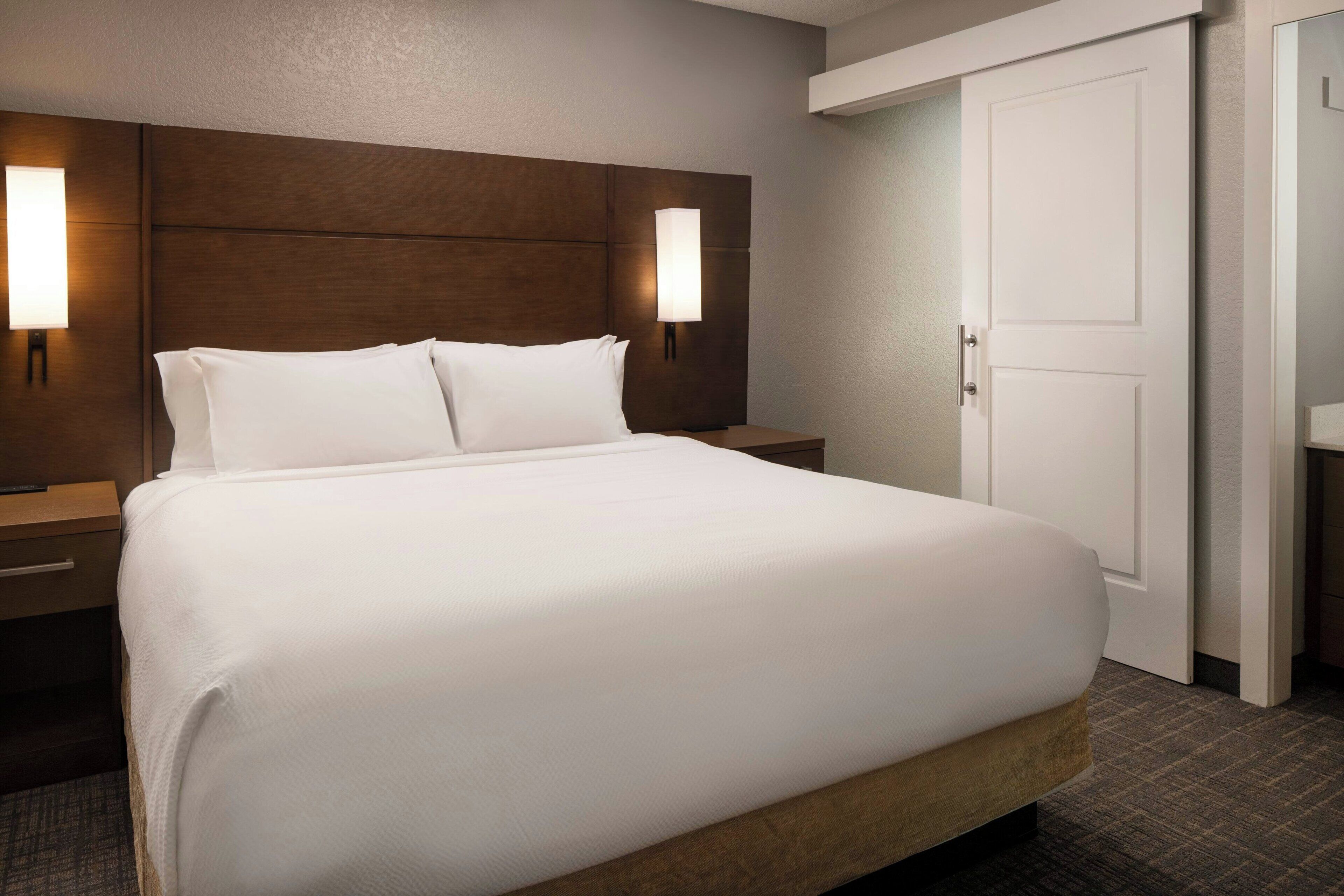 Studio, 1 King Bed with Sofa bed | Premium bedding, blackout drapes, iron/ironing board, WiFi (free)