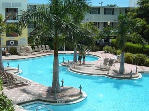 Compass Hotel by Margaritaville Key West