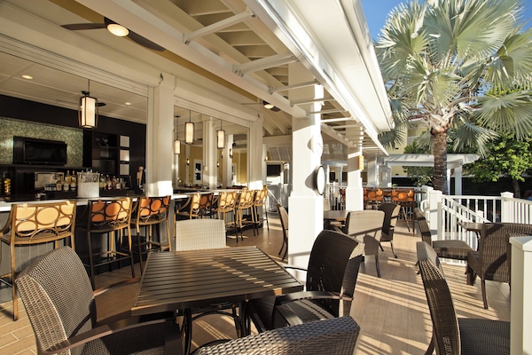 Pool views, serves lunch, dinner, and happy hour