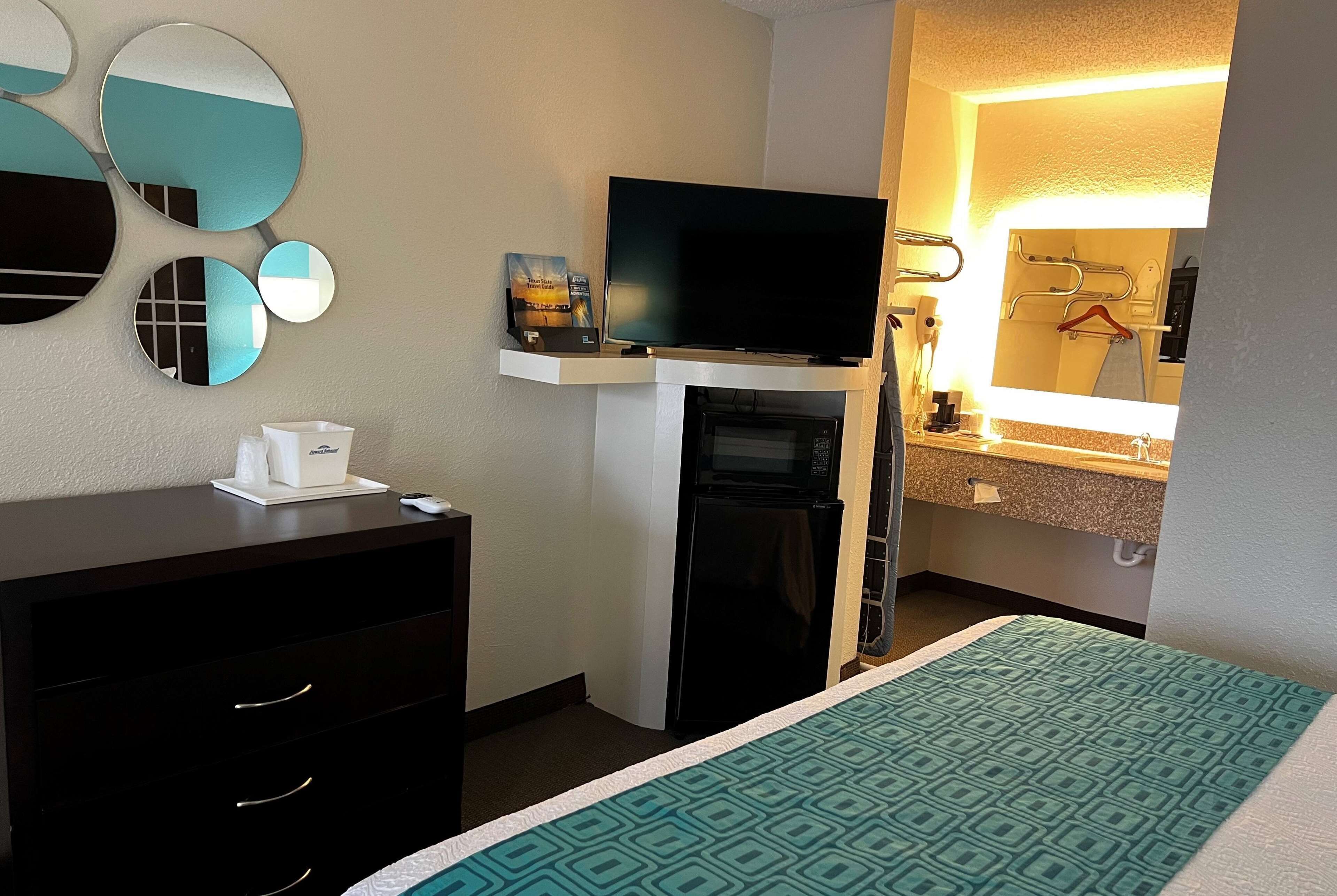 Foto - Howard Johnson by Wyndham Houston Heights Downtown