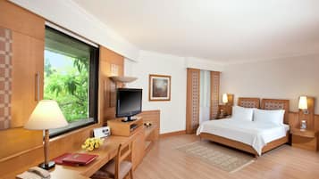 Premium bedding, minibar, in-room safe, desk