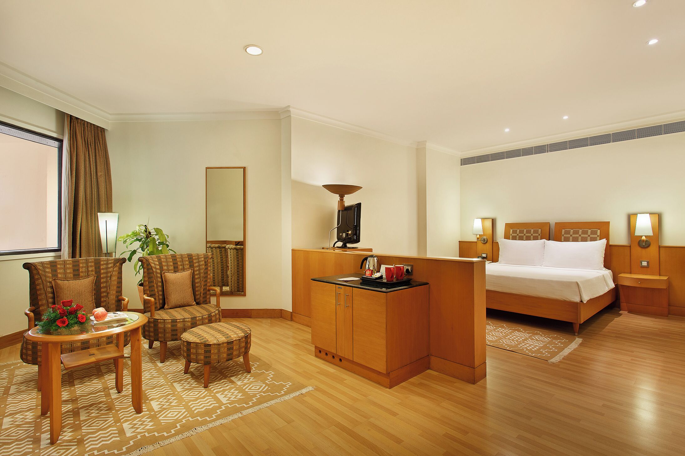 Deluxe Suite | Premium bedding, minibar, in-room safe, desk