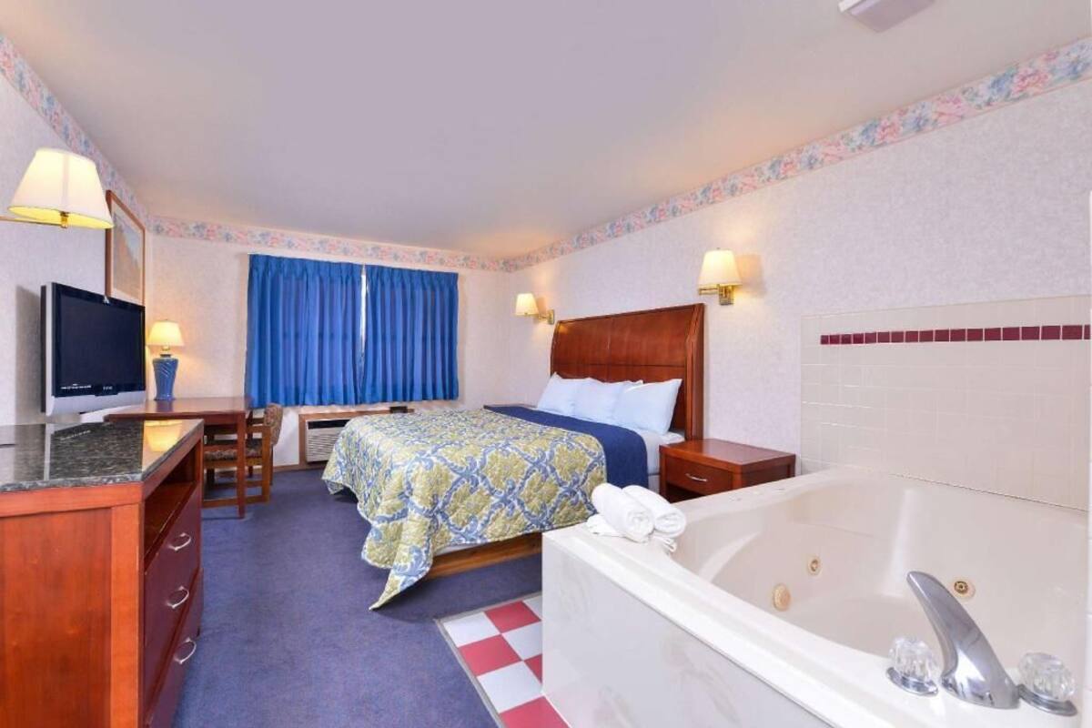Desk, iron/ironing board, WiFi (free), alarm clocks