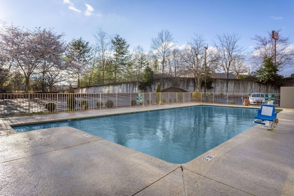 Seasonal outdoor pool