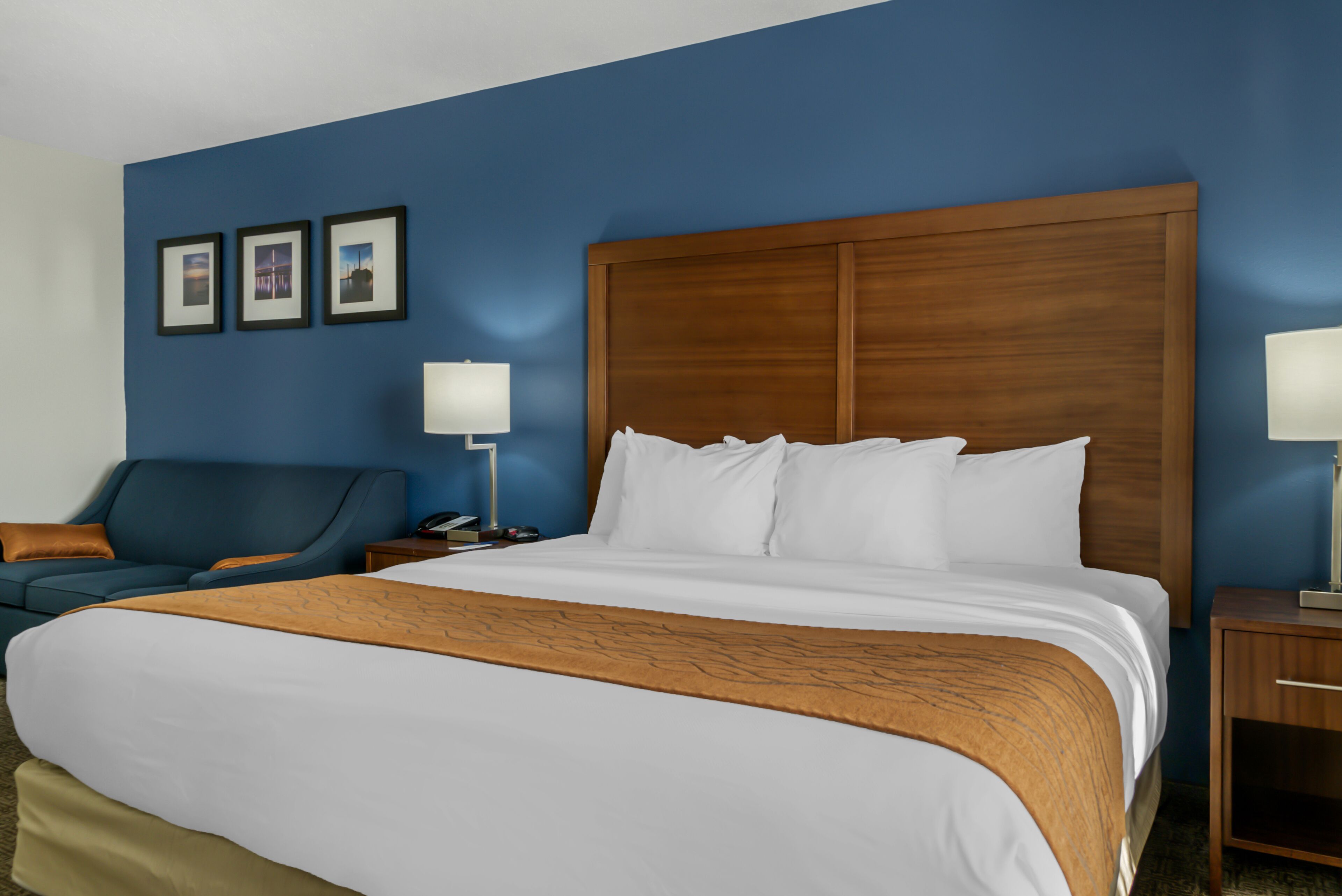 Suite, 1 kingsize-seng, massasjebadekar | Safe på rommet, individuelt innredet og strykejern/-brett