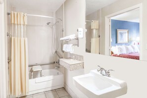 Combined shower/bathtub, hair dryer, towels