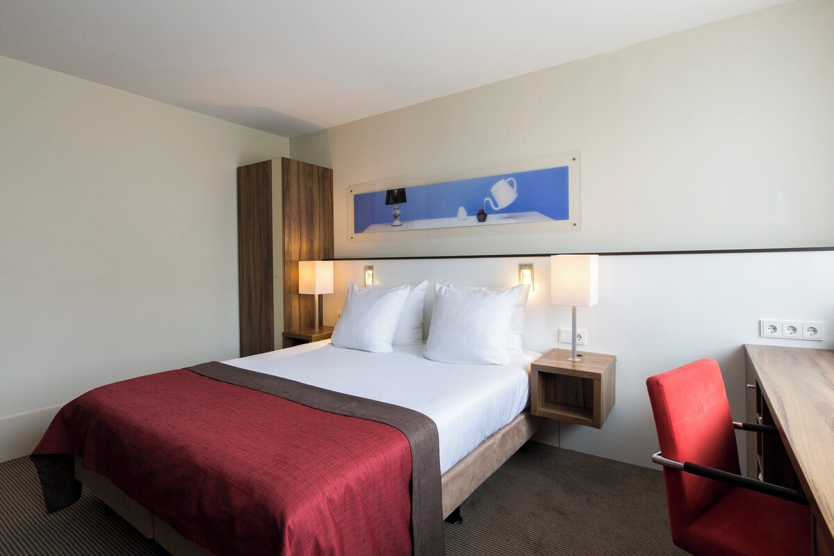 Standard Room, 1 Queen Bed