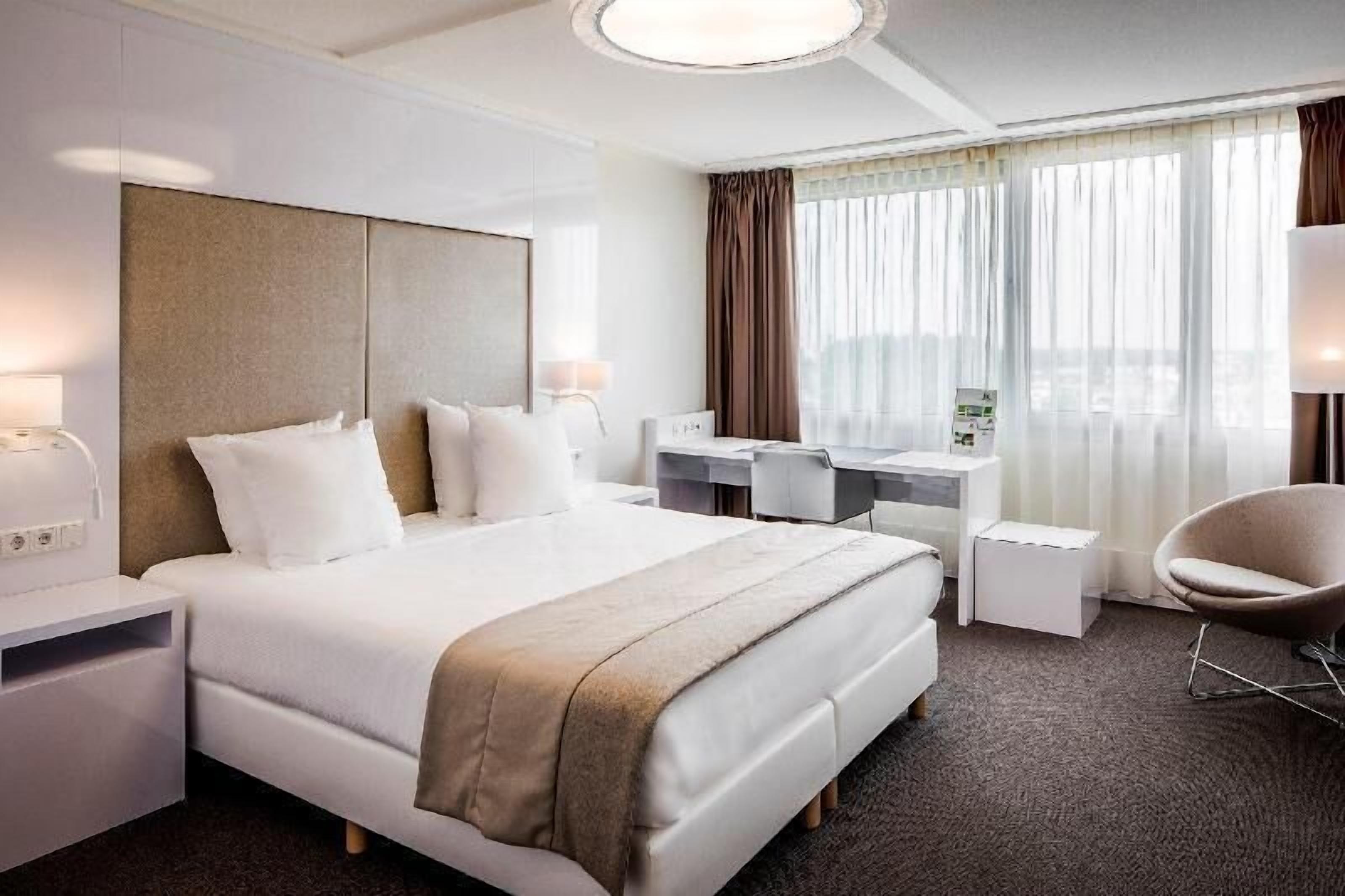 Minibar, in-room safe, desk, blackout curtains