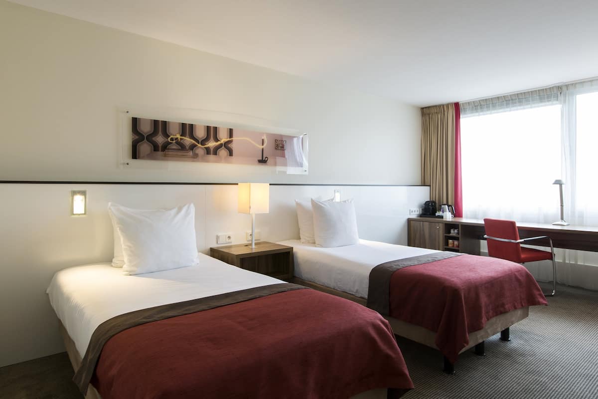 Standard Room, 2 Single Beds | Minibar, in-room safe, desk, blackout curtains