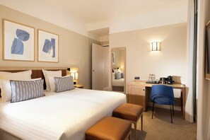 Deluxe Double or Twin Room | 1 bedroom, minibar, in-room safe, desk