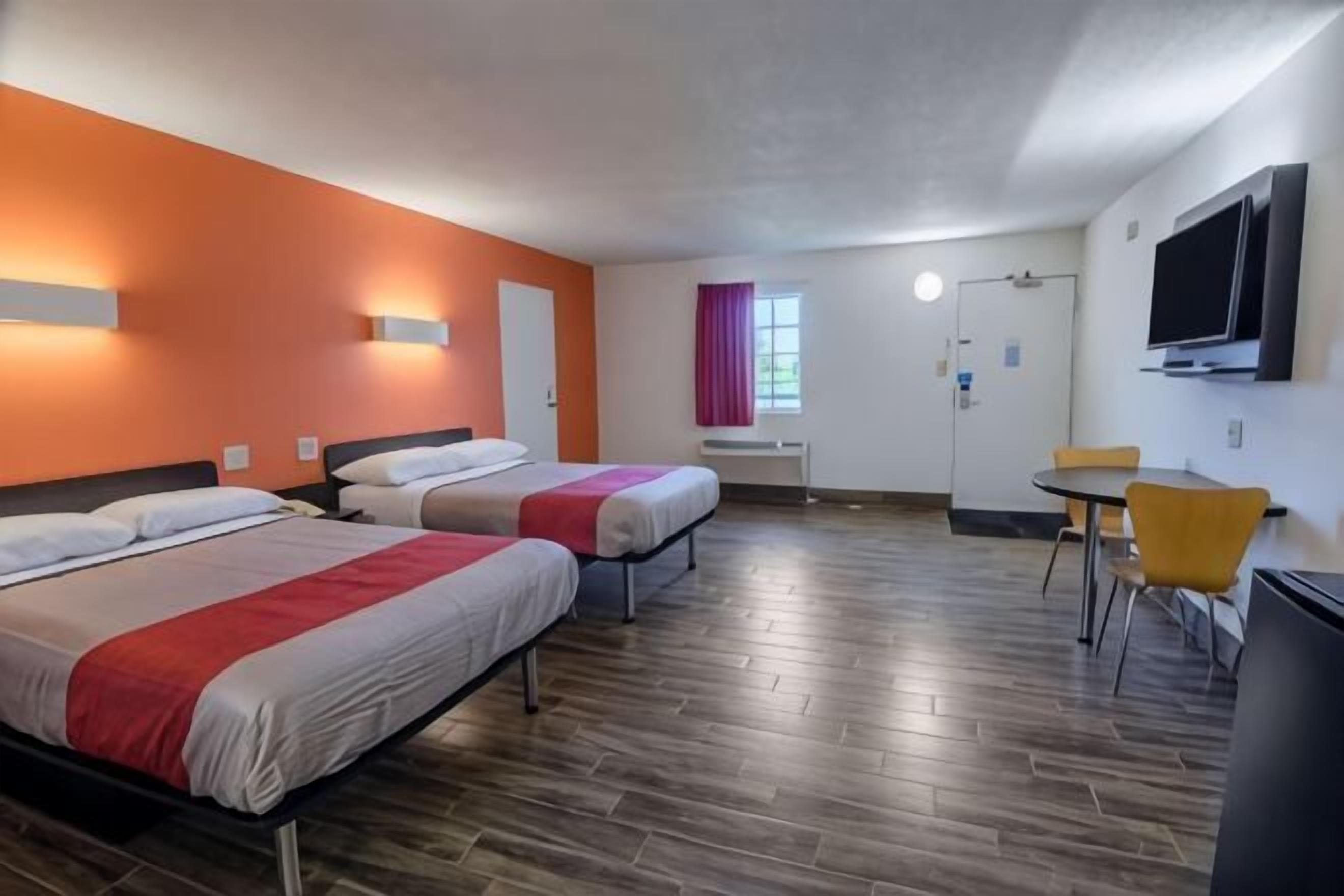 Laptop workspace, iron/ironing board, free WiFi, bed sheets