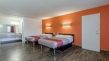 Laptopgeeigneter Arbeitsplatz, Bügeleisen/Bügelbrett, kostenloses WLAN