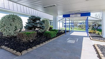 Vista frontal de la propiedad