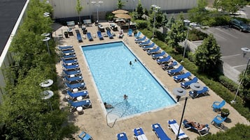 Indoor pool, seasonal outdoor pool, pool umbrellas, sun loungers