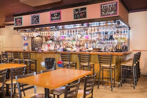 Bar (trong khuôn viên)