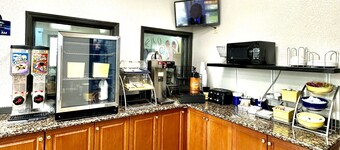 Days Inn by Wyndham Charlotte Northlake