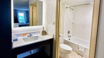Combined shower/bathtub, eco-friendly toiletries, hair dryer, towels