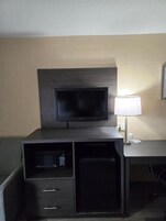 Standardzimmer, 1 King-Bett, barrierefrei | Hochwertige Bettwaren, Betten mit Memory-Foam-Matratzen