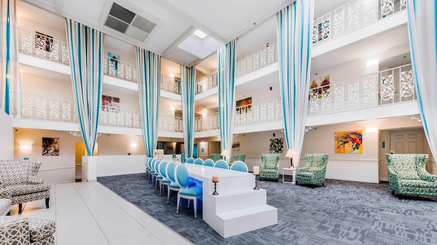 The Blu Hotel Blue Ash Cincinnati, an Ascend Collection Hotel