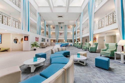 The Blu Hotel Blue Ash Cincinnati, an Ascend Collection Hotel