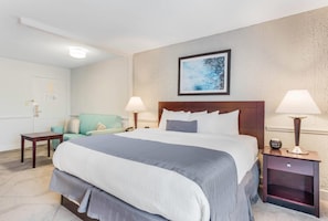 套房, 1 張特大雙人床, 非吸煙房, 熱水浴缸 | 埃及棉床單、高級寢具、書桌、手提電腦工作空間