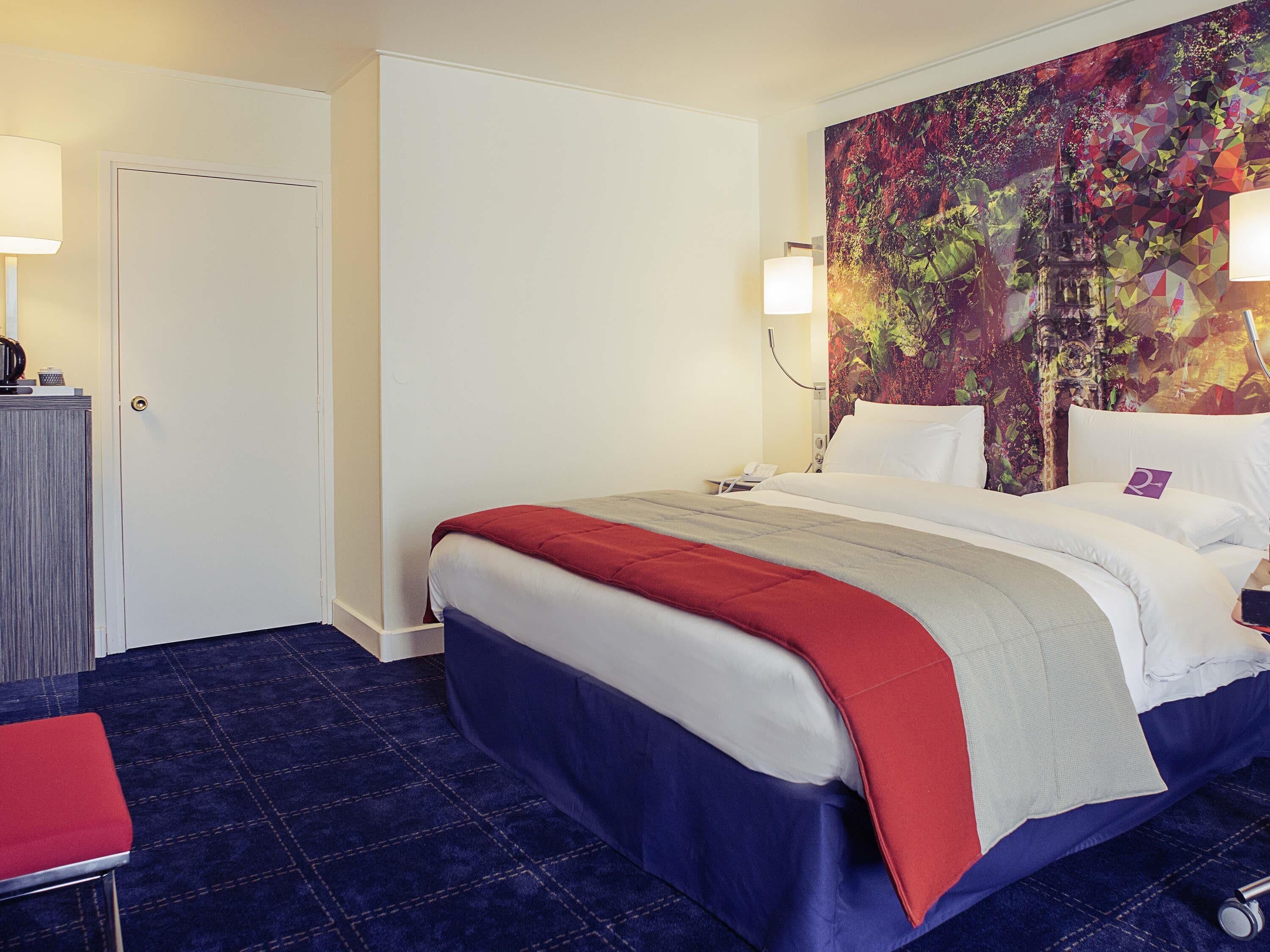 Premium bedding, in-room safe, desk, laptop workspace