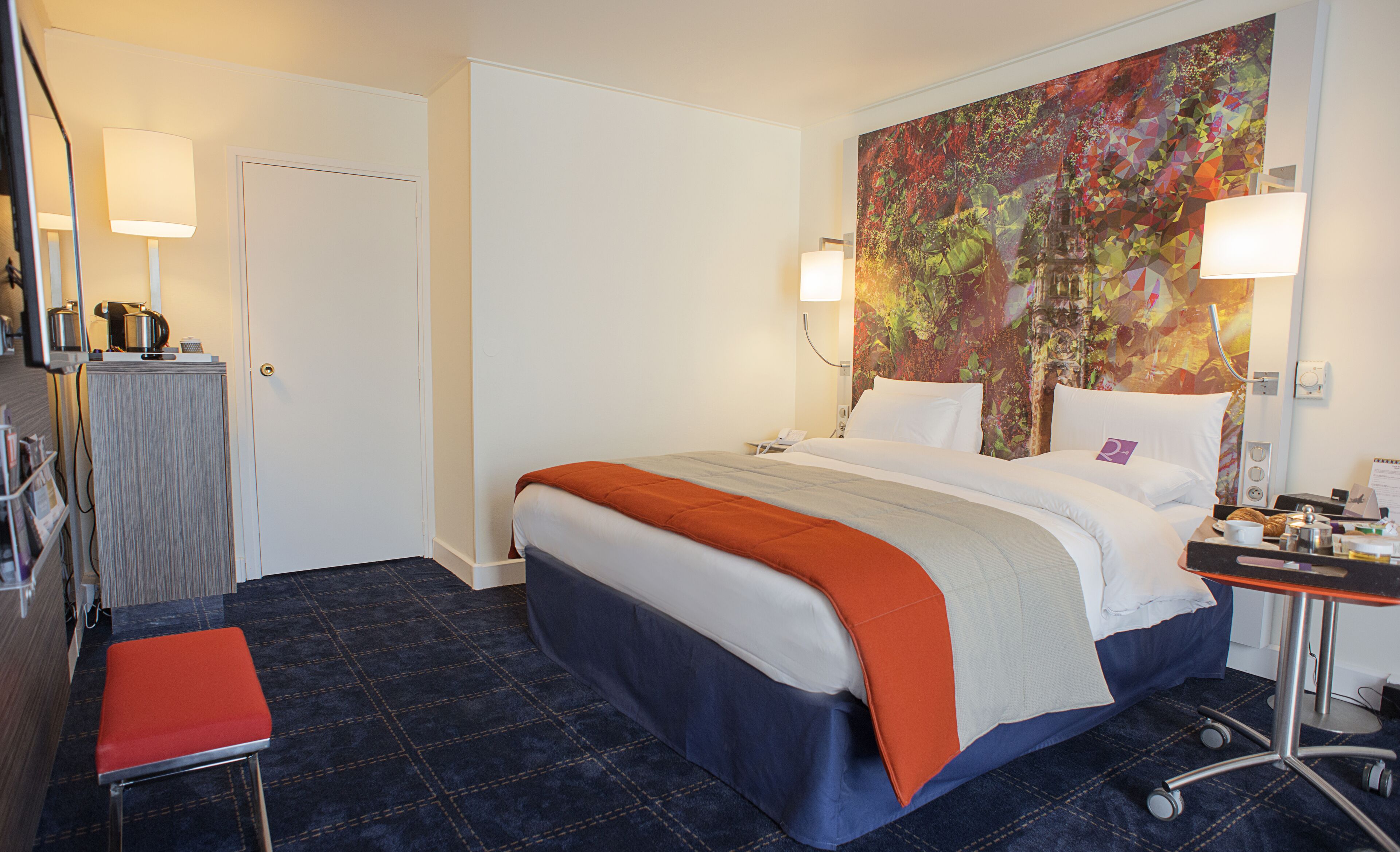 privilege, room, 1 double bed | premium bedding, in-room safe, desk, laptop workspace