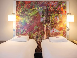 Standard Room, 2 Single Beds | Premium bedding, in-room safe, desk, laptop workspace