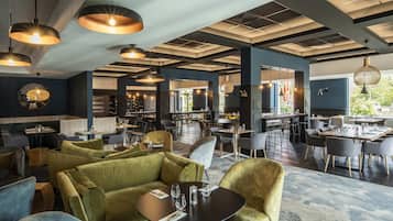 Breakfast, lunch, dinner served; French cuisine