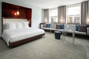 Egyptian cotton sheets, premium bedding, pillowtop beds, in-room safe - Royalton New York (New York)