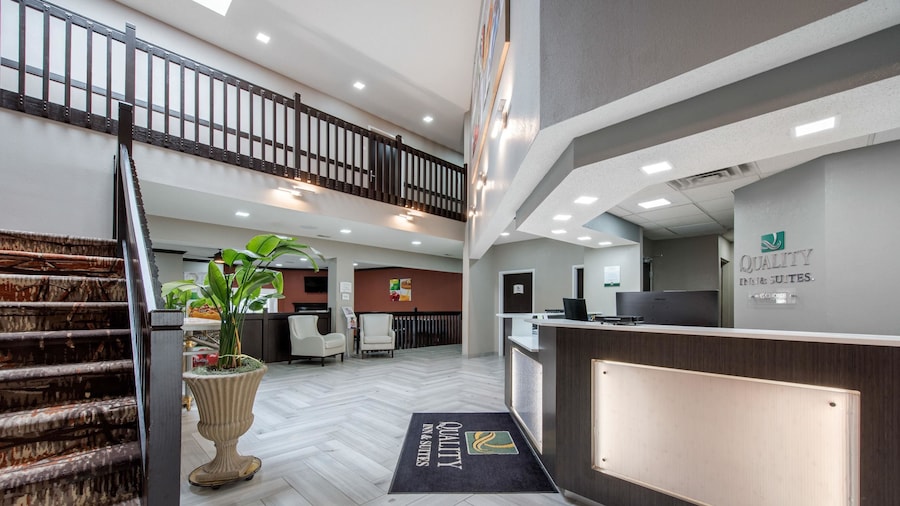 Quality Inn & Suites Brownsburg - Indianapolis West