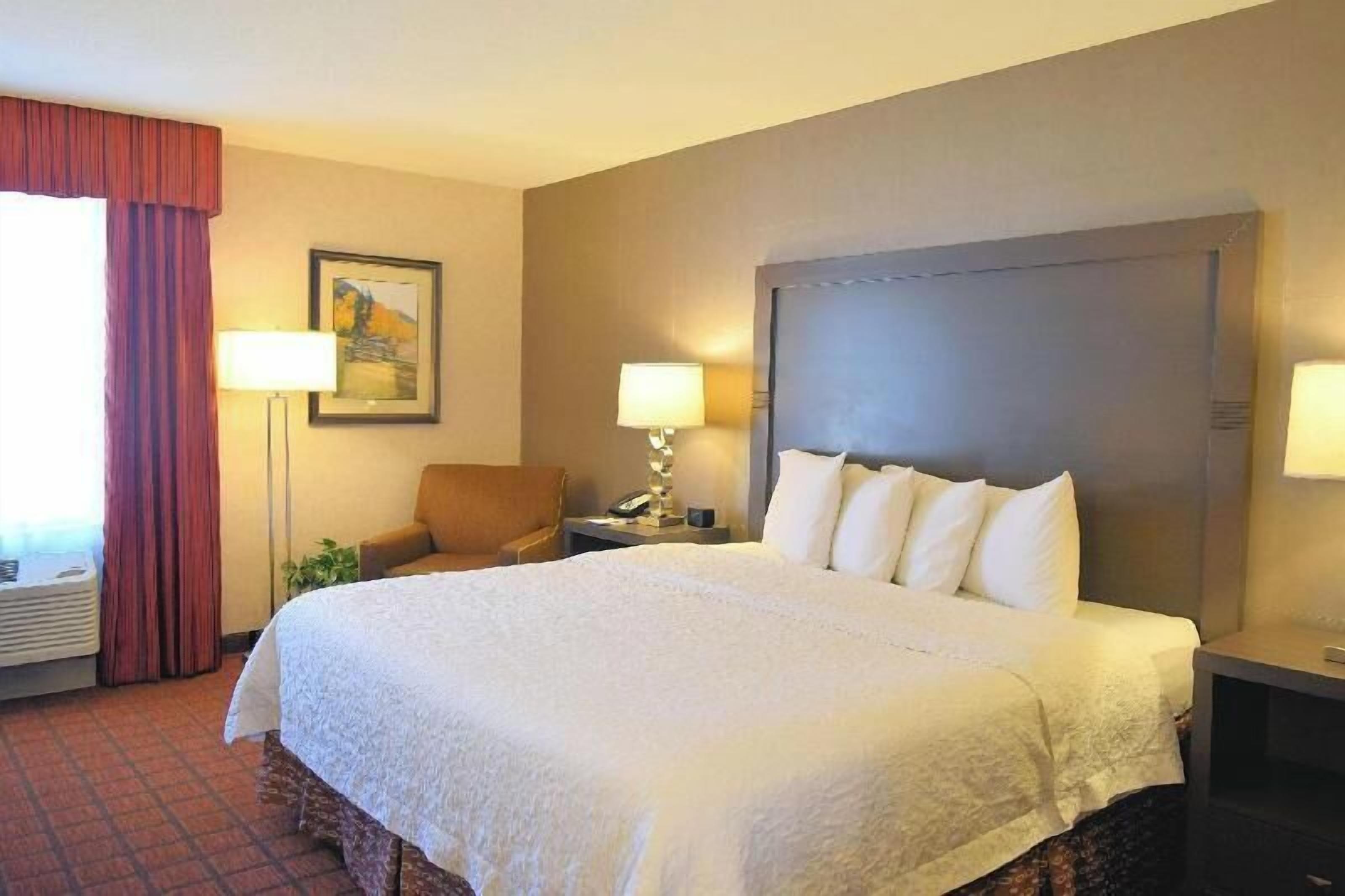 Premium bedding, down duvets, pillow-top beds, desk