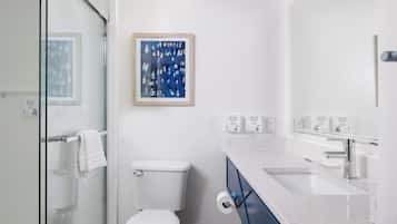 Amenidades de baño ecológicas, secadora de cabello, toallas