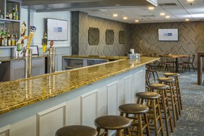 Bar (on property) - Hotel 1620 Plymouth Harbor (Plymouth)